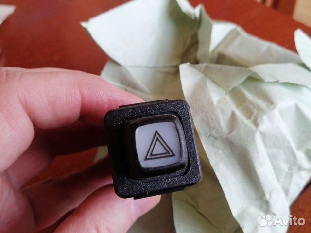 Коллекционная кнопка аварийки 2108-99