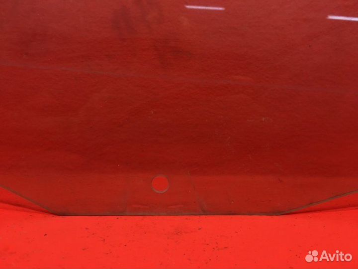 Стекло двери заднее правое Volkswagen Jetta V BLF