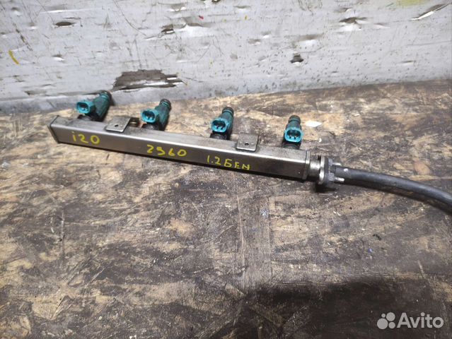 Топливная рампа в сборе Hyundai i20 1.2 бенз 08-14