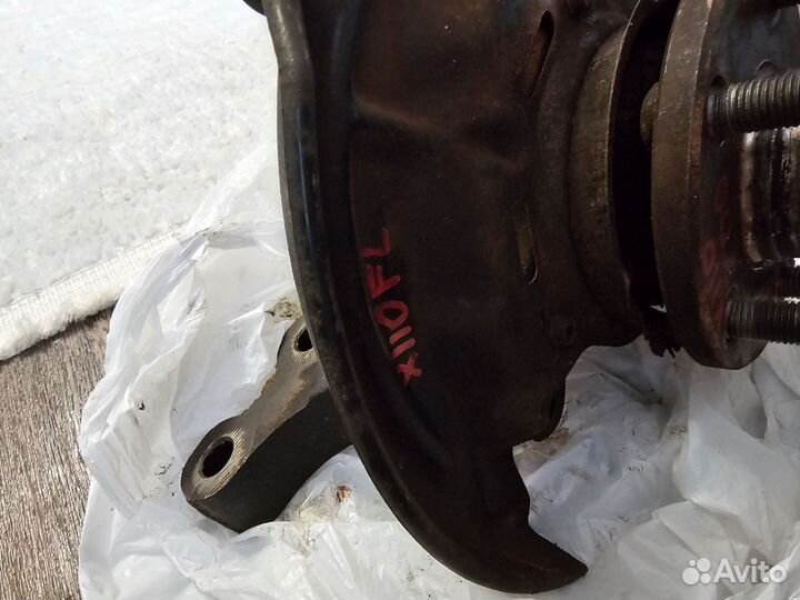 Кулак поворотный передний левый toyota