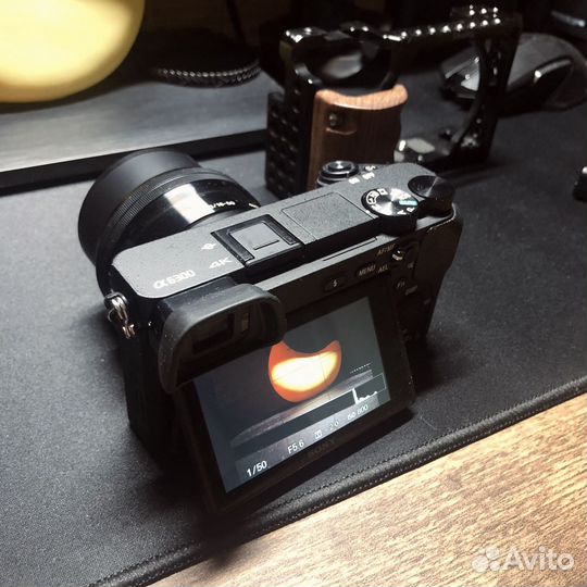 Sony a6300 + 16-55mm F3.5-5.6 + Sigma AF 16mm F1.4