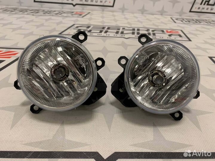 Туманки Toyota Auris 2012-2015 год R4488