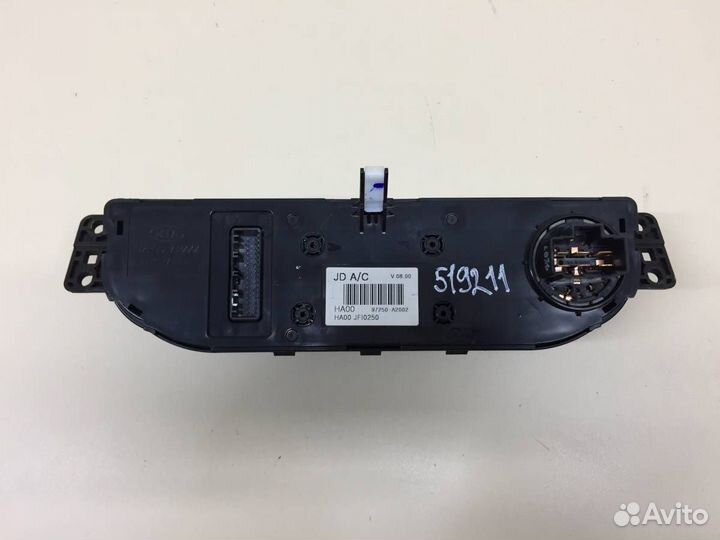 Блок управления климатической установкой Kia Ceed