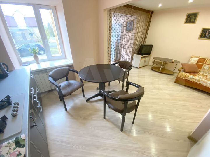 1-к. квартира, 42 м², 1/6 эт.