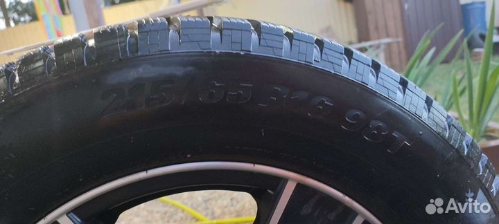 Marshal WinterCraft Ice WI31 215/65 R16