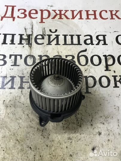 Моторчик отопителя Nissan Pathfinder