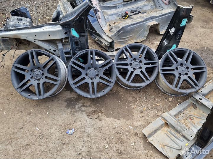 Диски R17 оригинал AMG мерседес w204