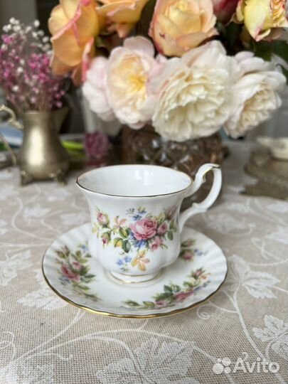 Royal albert moss rose. Англия. Костяной фарфор