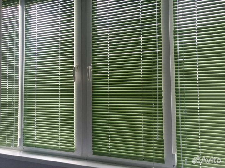 Жалюзи горизонтальные белые