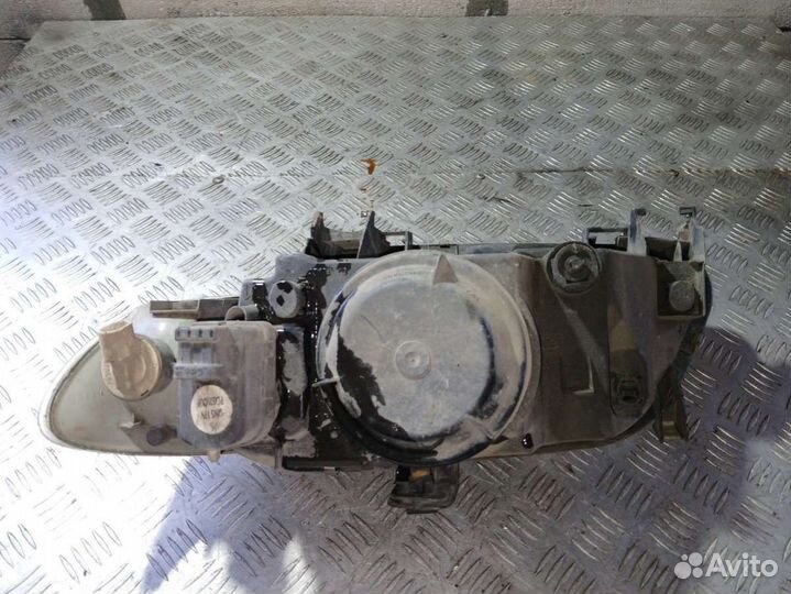 Фара правая renault scenic 1 1.6 nn