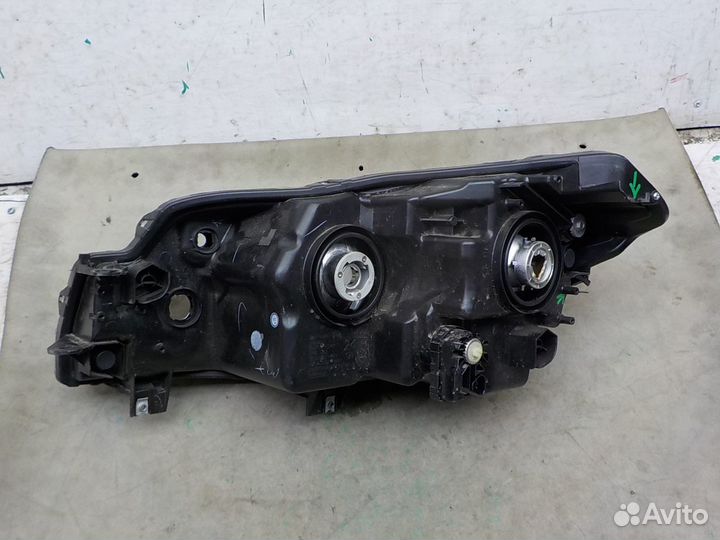 Фара правая на Suzuki Vitara