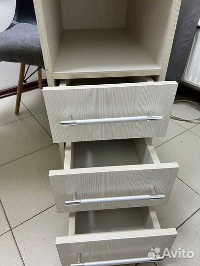 Маникюрный стол складной с вытяжкой