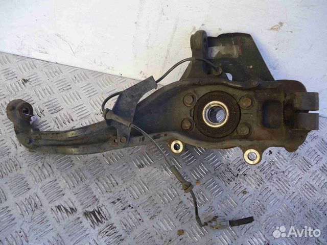 Кулак поворотный левый Nissan Pathfinder R51