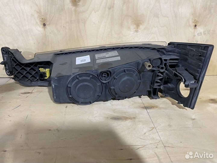 Фара противотуманная правая Volvo FH4 84186281