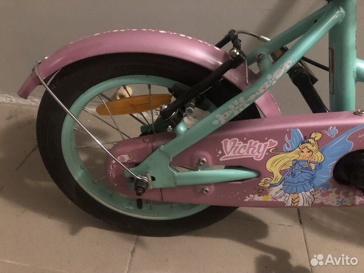 Велосипед б/у четырехколесный stern 14 для девочки