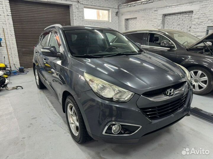 Петли крышки багажника Hyundai Ix35 2.0 G4KD 2011