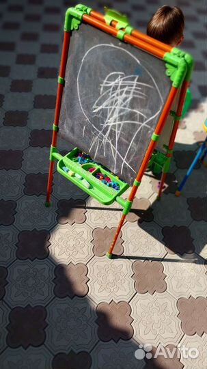 Детский стол со стулом