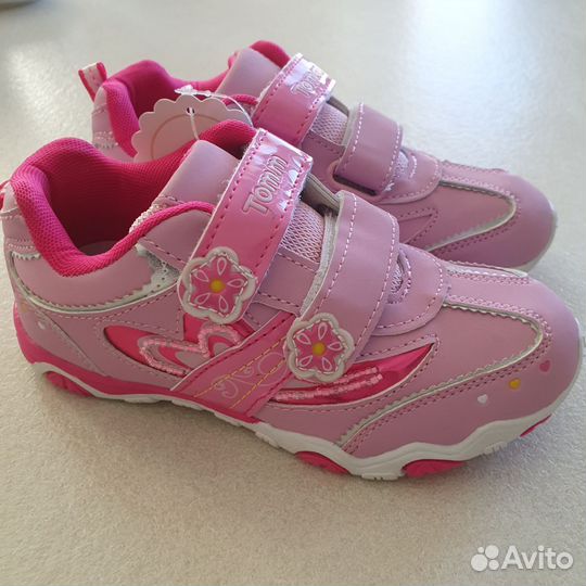 Кроссовки для девочки новые