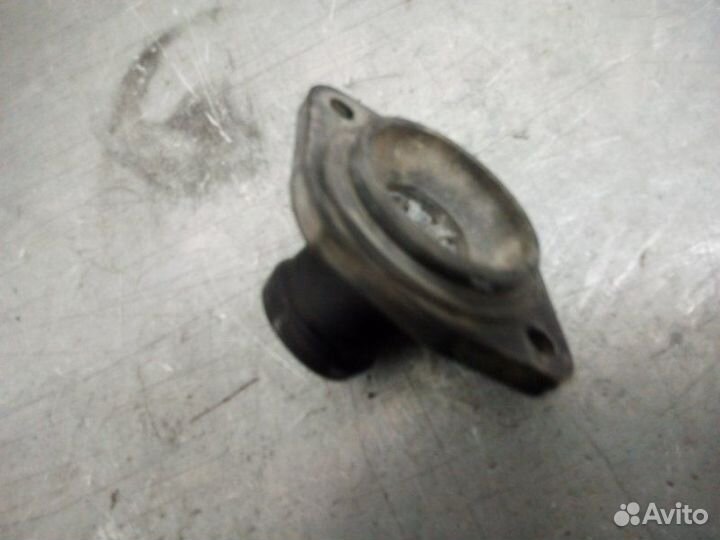 Фланец двигателя системы охлаждения Skoda Octavia