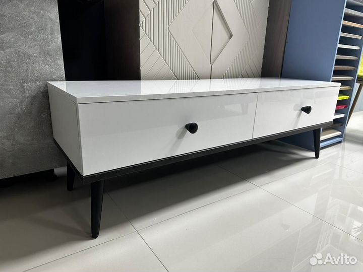 Тумба под тв белая