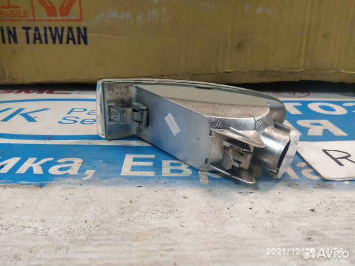 Поворотник правый Ford Scorpio MK2 1994-1998