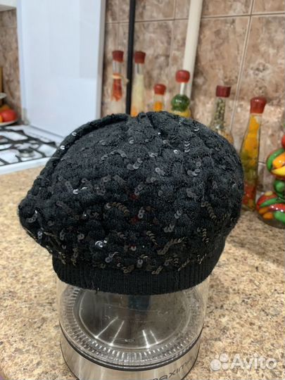 Береты новые с пайетками
