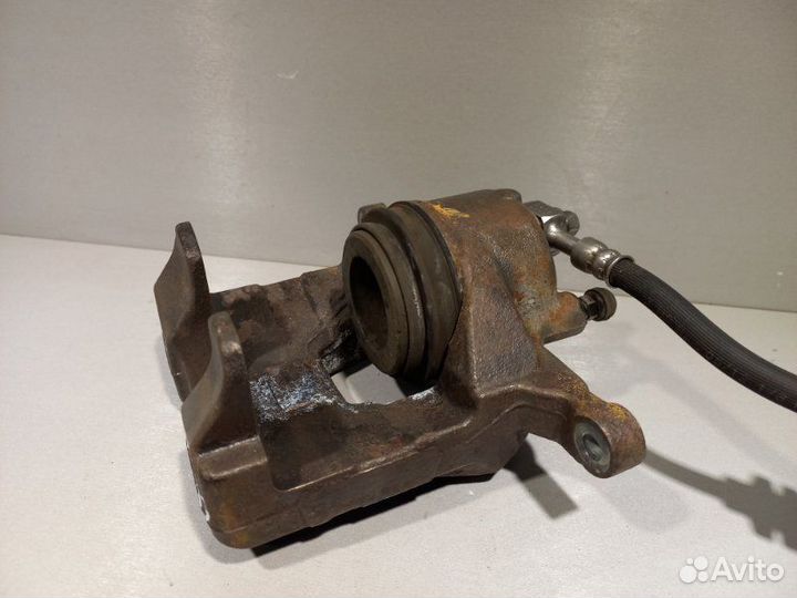 Суппорт передний правый Chevrolet Cruze хэтчбек