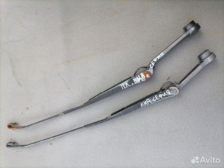 Поводок стеклоочистителя (дворник) Kia Sephia