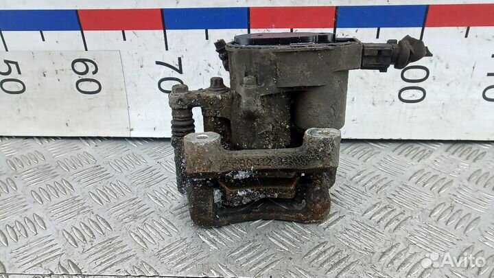 Суппорт тормозной задний левый hyundai I40 2015