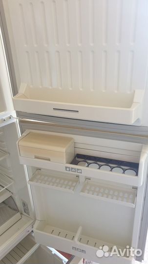 Холодильник stinol трехкамерный