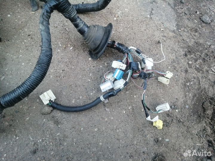 Проводка моторного отсека Toyota Mark 2 110