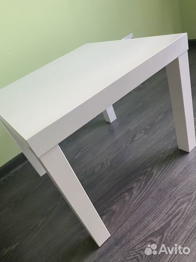 Журнальный столик IKEA белый