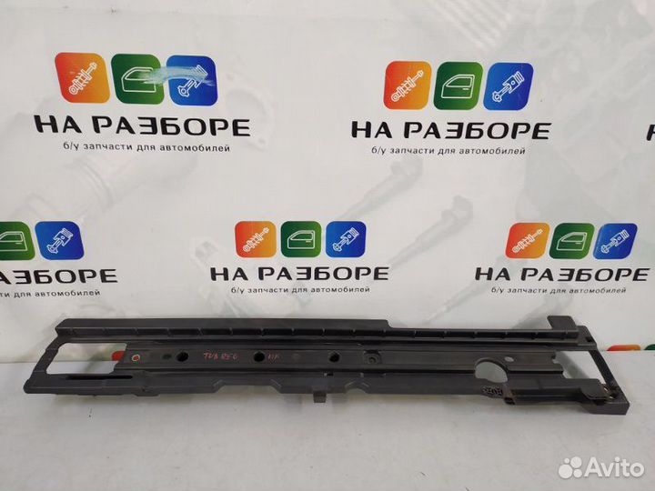 Пол багажника левый Volkswagen Touareg 7P5 cmta