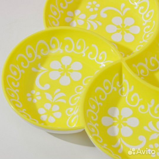 Менажница «Купаж», d28 см, 4 секции, цвет бело-жёл