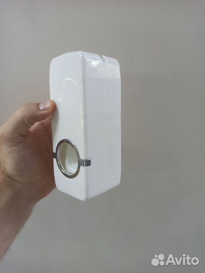 Дозатор для зубной пасты