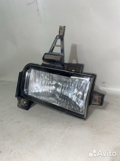 Toyota Land Cruiser 200 07- Туманка правая 630