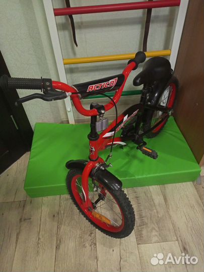 Трехколесный велосипед Actico, красный