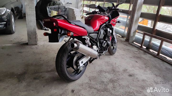Yamaha FZS600