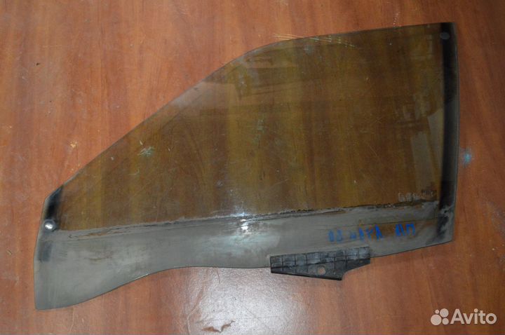 Стекло двери переднее,заднее Ауди 80 В3