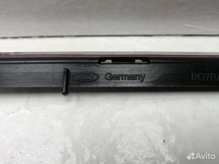 Молдинг лобового стекла передний правый Ford Focus