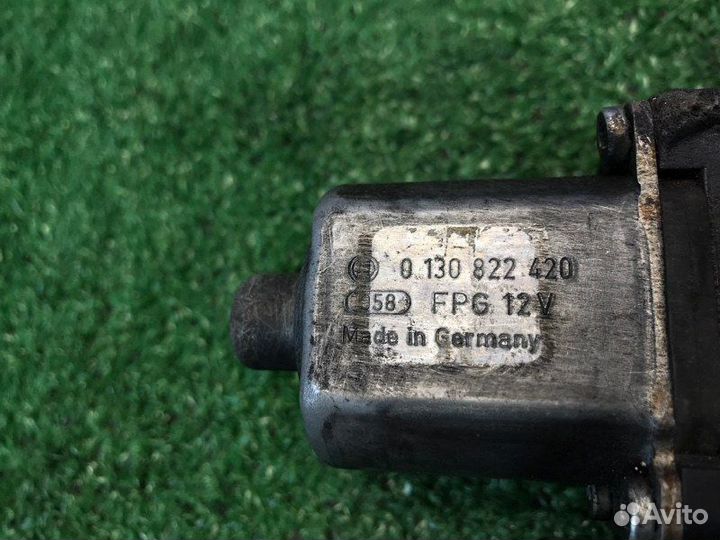 Моторчик стеклоподъемника задний правый Opel Astra