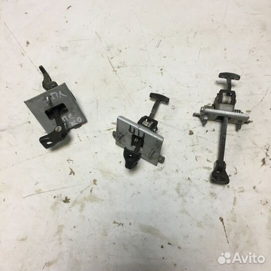 Ограничитель двери Пежо 308 Peugeot 308