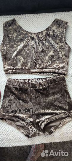 Костюм для занятий танцами