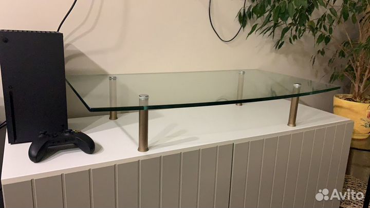 Полка под телевизор