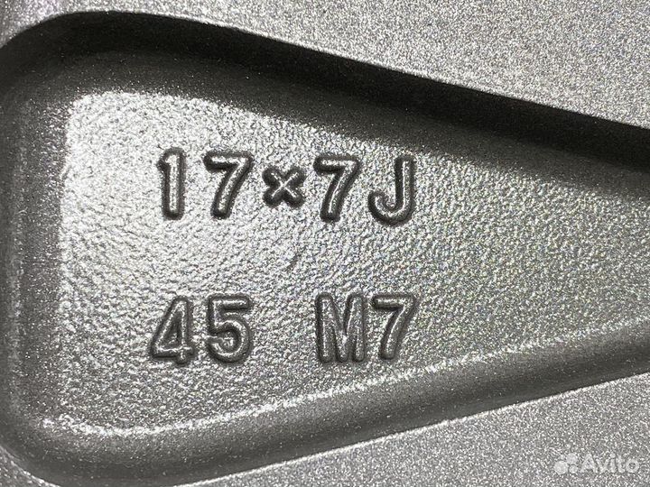 Диски оригинальные Toyota R17 5/114.3 цо 60.1 мм