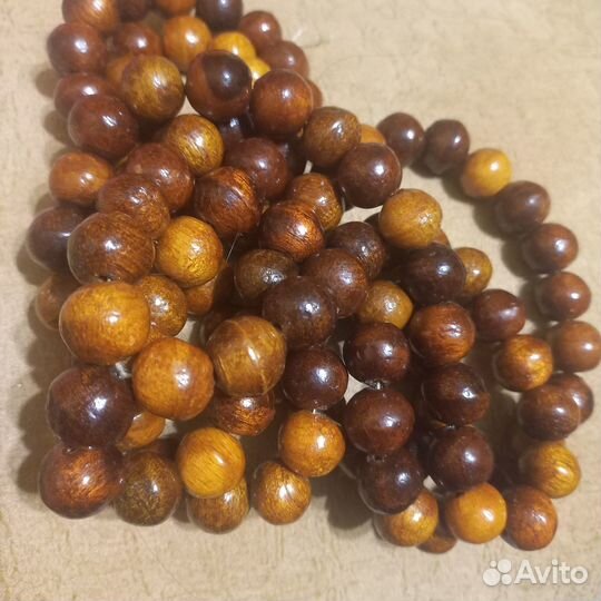 Бусы из дерева