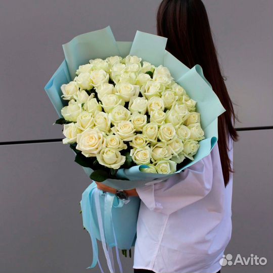 Изысканный букет белых роз