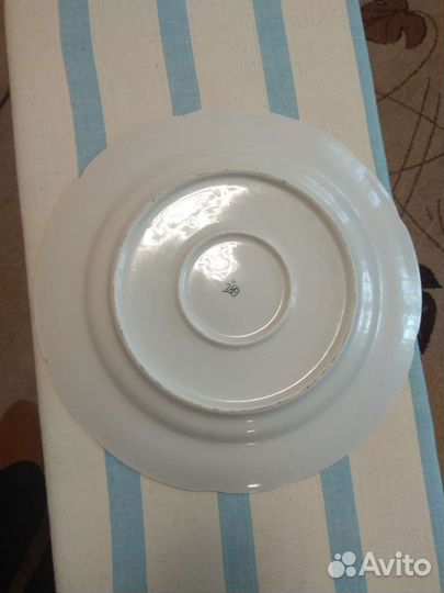 Блюдо большое и графин с рюмками