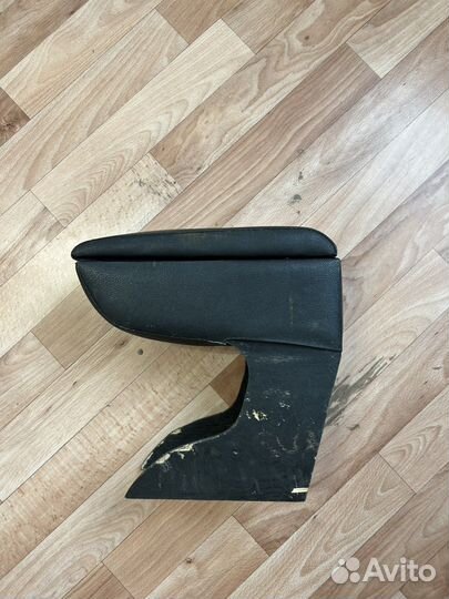 Подлокотник Ваз 2114