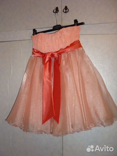 Красивое платье (коктейльное) на выпускной